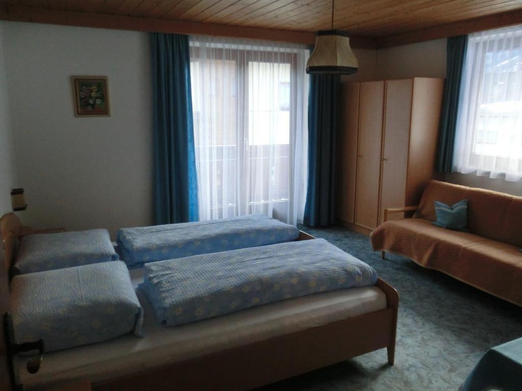 Ferienwohnung Haus Pranger Gschnitz Zimmer foto
